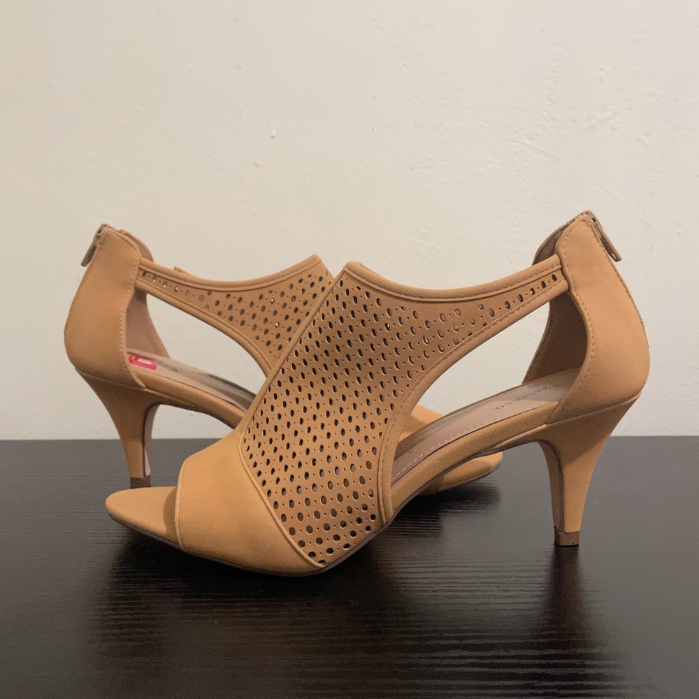 Style & Co Women’s Haddiee Open Toe Classic Latte Suede Pump